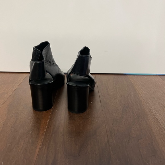 Vince open toe open back booties US 8/ EUR 38 - Picture 2 of 6